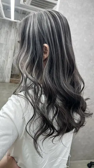 ロング 中道 晶のヘアスタイル