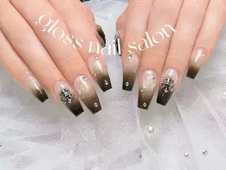 ネイル アヤカ☘️Gloss nailのネイルデザイン