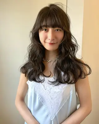 ロング カラー mizuki/ピンク ベージュ.レイヤーのヘアスタイル