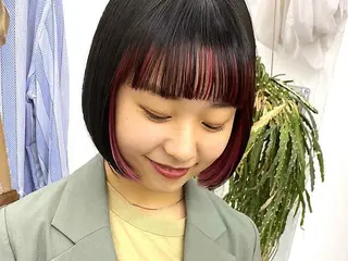 ショート qiieダブルカラー イルミナカラーのヘアスタイル