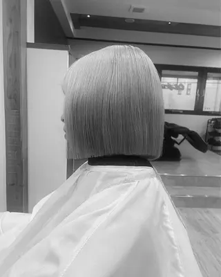 ミディアム カラー 渋谷 留菜のヘアスタイル