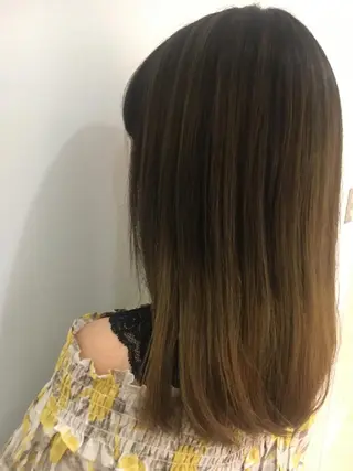 ロング カラー 江原 彩華のヘアスタイル