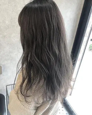 セミロング カラー 顔周りレイヤーカット ブリーチminamiのヘアスタイル
