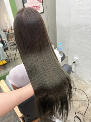 カラー miloc sayaのヘアスタイル