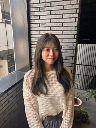 ロング カラー loty すずな/透明感カラーのヘアスタイル
