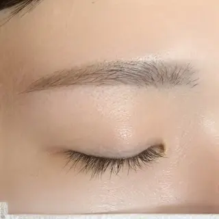 アイブロウ WHITE EYE Aikaの眉毛・アイブロウイメージ