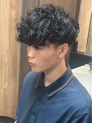 ミディアム パーマ 柴田 嘉文のヘアスタイル