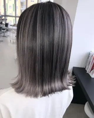 ショート カラー ブリーチ 透明感HIDEのヘアスタイル