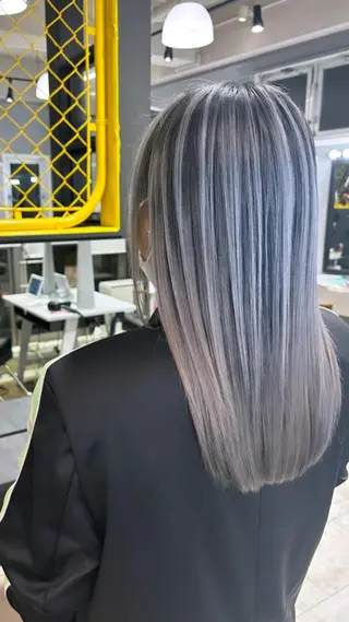 セミロング カラー Giselハヤシ ケンタのヘアスタイル