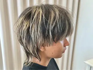 ミディアム センターパート 韓国ヘア・綾也のヘアスタイル