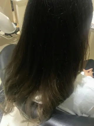 セミロング カラー 畠村 美智子のヘアスタイル