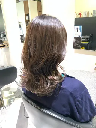 セミロング APHRODITE 升田　潤のヘアスタイル