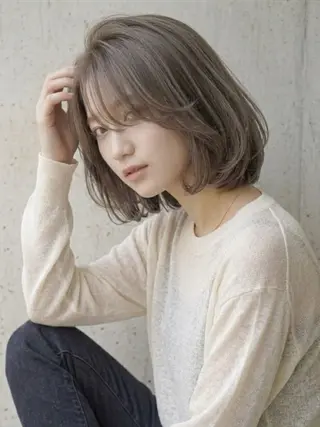 ミディアム カラー 🉐渋谷・ブリーチ ⭐️縮毛モデル🉐のヘアスタイル