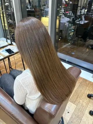 ロング ハイトーン/ 艶カラー/カイのヘアスタイル