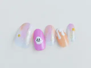 ミディアム Tiary🤍 Sachikaのネイルデザイン