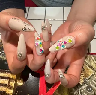 ネイル SHIORI 📍渋谷 / 円山町のネイルデザイン