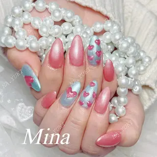 ネイル 🦋 Queenieのネイルデザイン