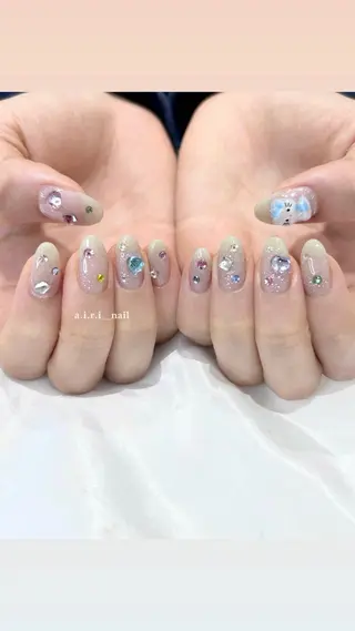 ネイル 𝗮𝗶𝗿𝗶 🌙のネイルデザイン