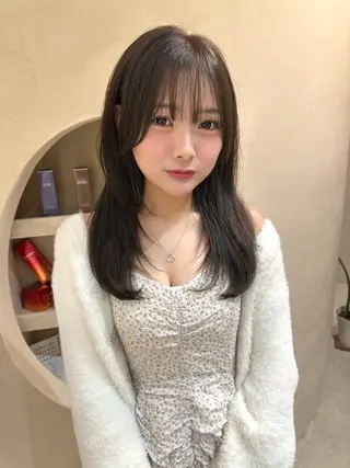 ロング 【ハイトーン特化】 Hugのヘアスタイル