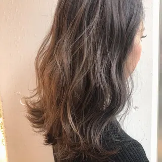 ミディアム カラー 國生 香織のヘアスタイル