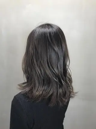 セミロング カラー 【透明感、艶髪】西村 有司のヘアスタイル