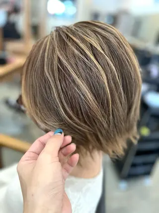 ショート カラー Style Tのヘアスタイル