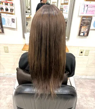 ロング カラー 堀川 希歩のヘアスタイル
