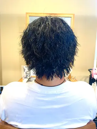 ショート パーマ メンズ 髪質改善×潤艶カラー ⭐️岡田崇彰のヘアスタイル