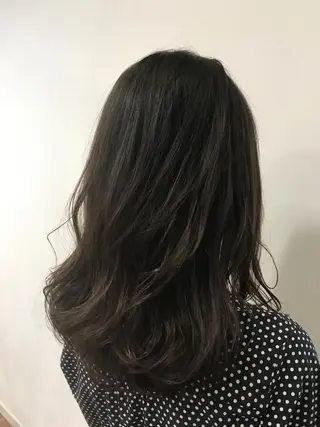 セミロング カラー いけだ ひかり ハイライトくびれヘアのヘアスタイル
