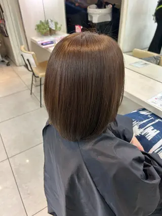 ショート カラー 暖色カラー🪷 オタク美容師🎶のヘアスタイル