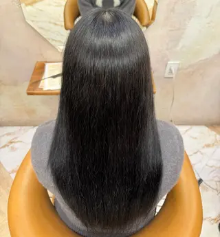 ロング カラー 新川 月菜のヘアスタイル