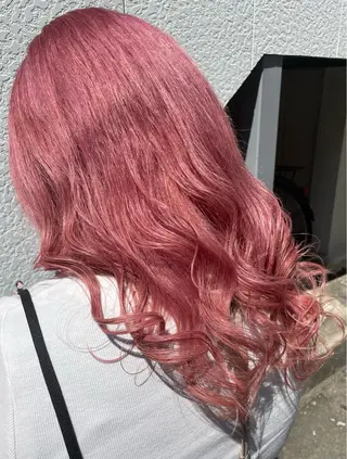 セミロング カラー インナーカラー 推し ブリーチ 髪質改善のヘアスタイル