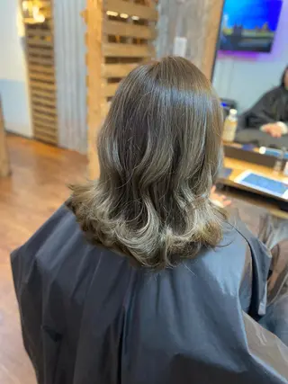 ミディアム カラー Luzir⭐︎ GEN⭐︎のヘアスタイル