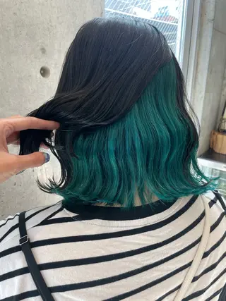 ロング カラー インナーカラー 推し ブリーチ 髪質改善のヘアスタイル