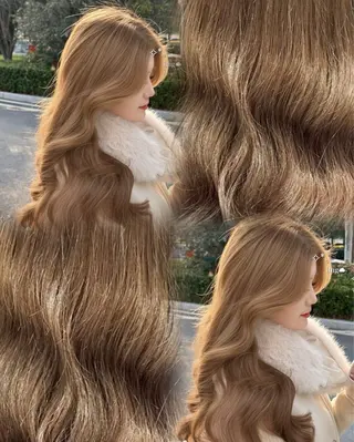 ロング カラー 🧸レイヤー× ベージュ🥯カホ🍯のヘアスタイル