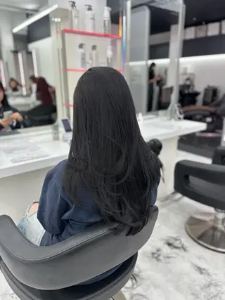 セミロング カラー 抜け感レイヤー︴ ニュアンスカラーのヘアスタイル