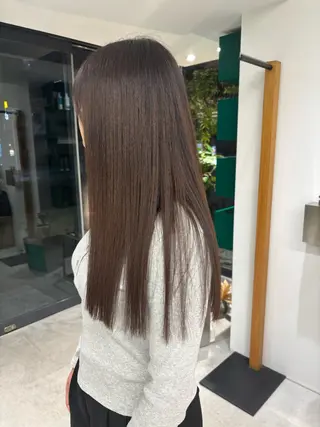 カラー なのは\透け感カラー \レイヤーカットのヘアスタイル
