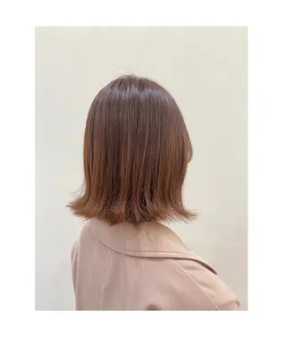 カラー 新嵩 真理のヘアスタイル