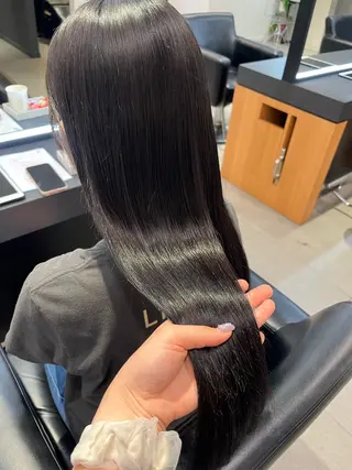 ロング KAREN(ému) 伏見/カットモデルのヘアスタイル