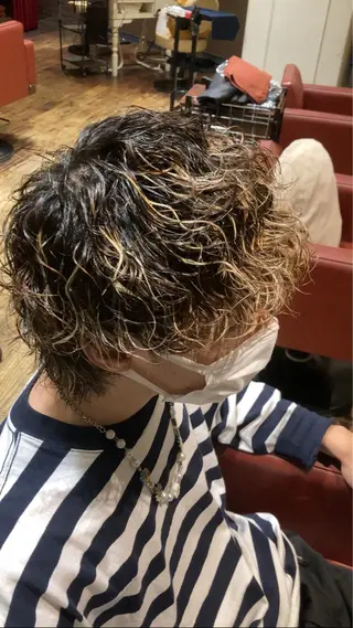 パーマ メンズ 曲がる縮毛矯正 LIBER 岩名のヘアスタイル