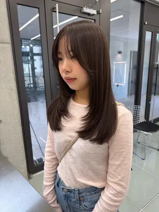 セミロング カラー 🫧umu.🫧韓国 /レイヤー/ハッシュのヘアスタイル