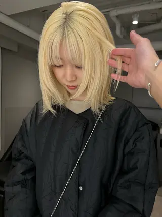 ショート ハイトーン/ ボブ 中村麟のヘアスタイル