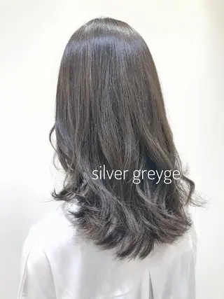 セミロング カラー 大平 美沙のヘアスタイル