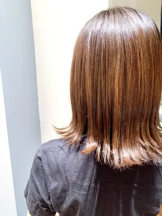 ミディアム 草野ゆずき⌇縮毛矯正 ⌇Wカラー⌇レイヤーのヘアスタイル