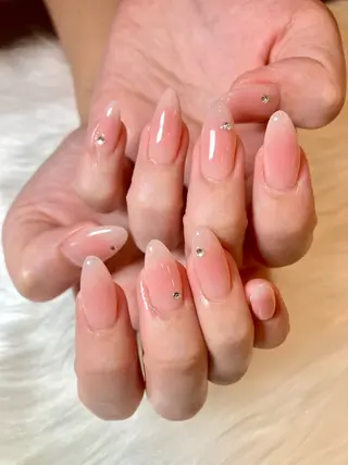 ミディアム Tiny Bliss 🐈‍⬛のネイルデザイン