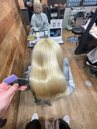 ロング カラーブリーチ特化 石原勇希のヘアスタイル