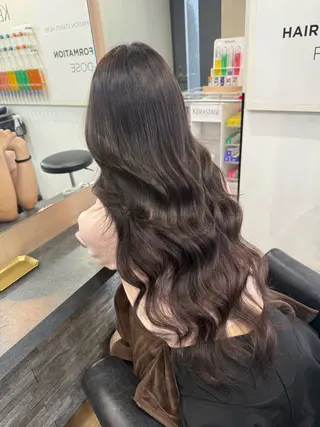 ロング RIEブリーチ& エクステ特化型のヘアスタイル