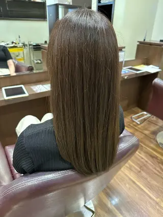 ミディアム カラー 岡嶋 菜々子のヘアスタイル