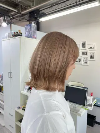 カラー オノ アカネのヘアスタイル