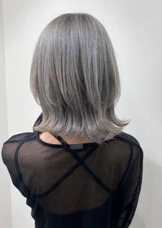 ショート カラー tomomi /レイヤーカットのヘアスタイル